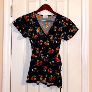XSMALL Sienna Sky Floral Top